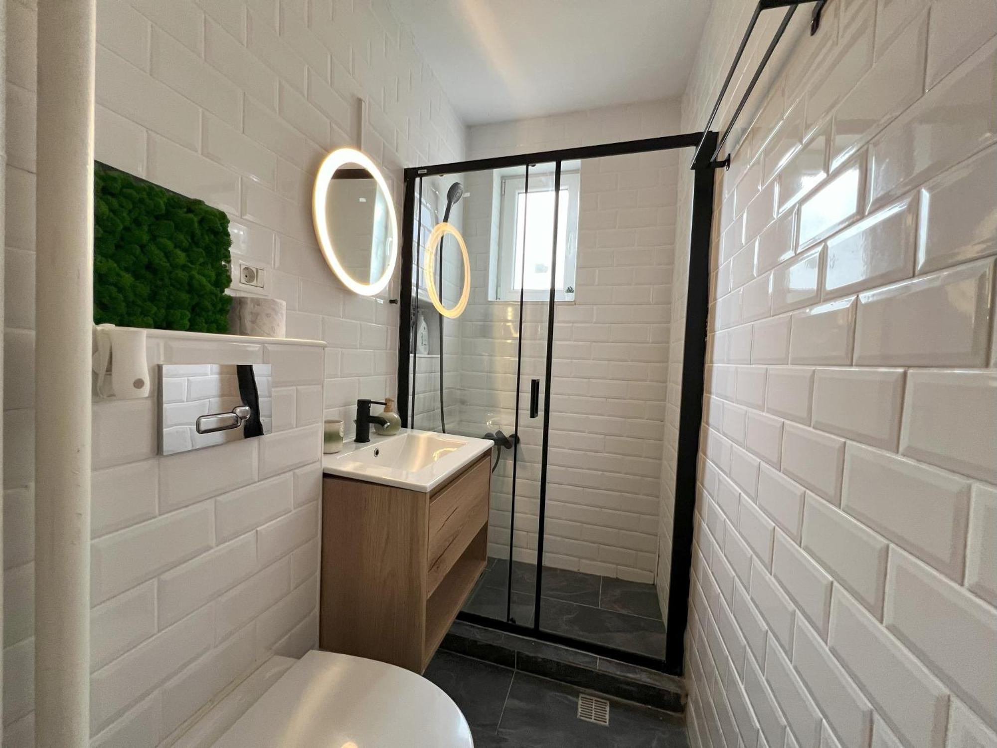 Lazy's Haven - Chic Escape In Apartment Bucharest
